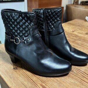 Munro Black Quilted Boots